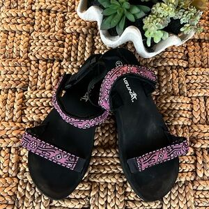 Women’s LAGUNA Sandals  M 7/8